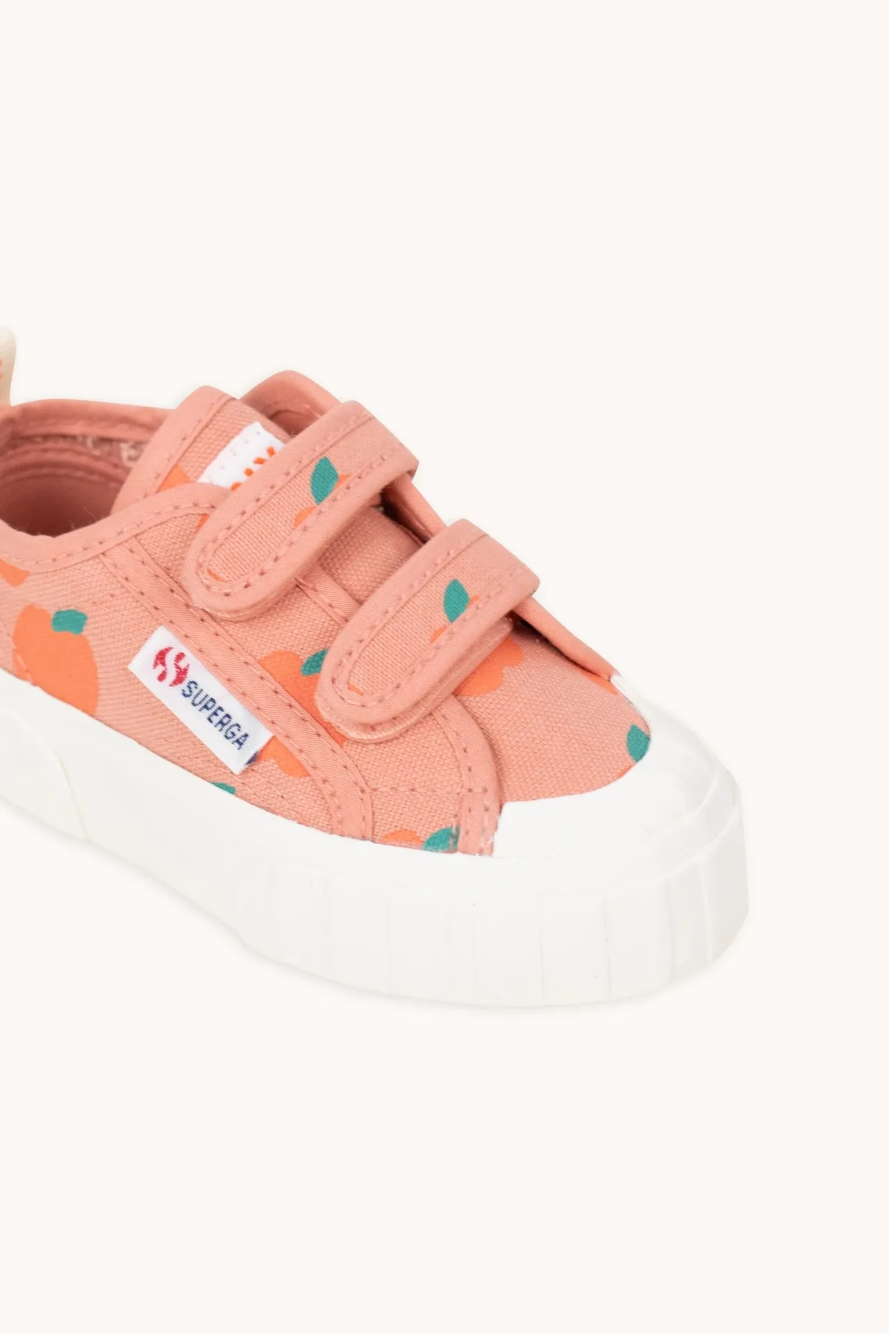 APPLES SNEAKERS