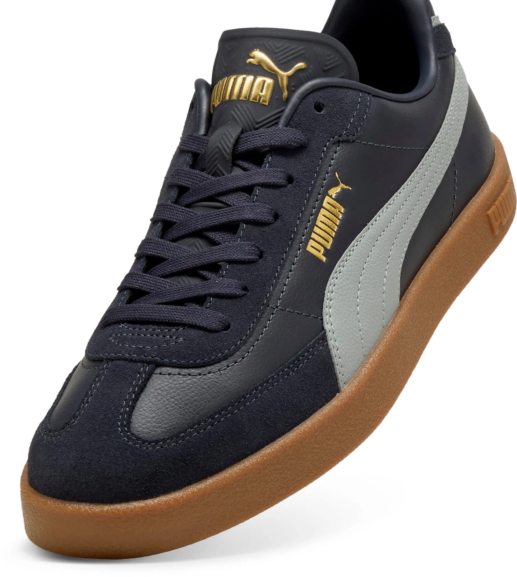 Club II Era sneakers