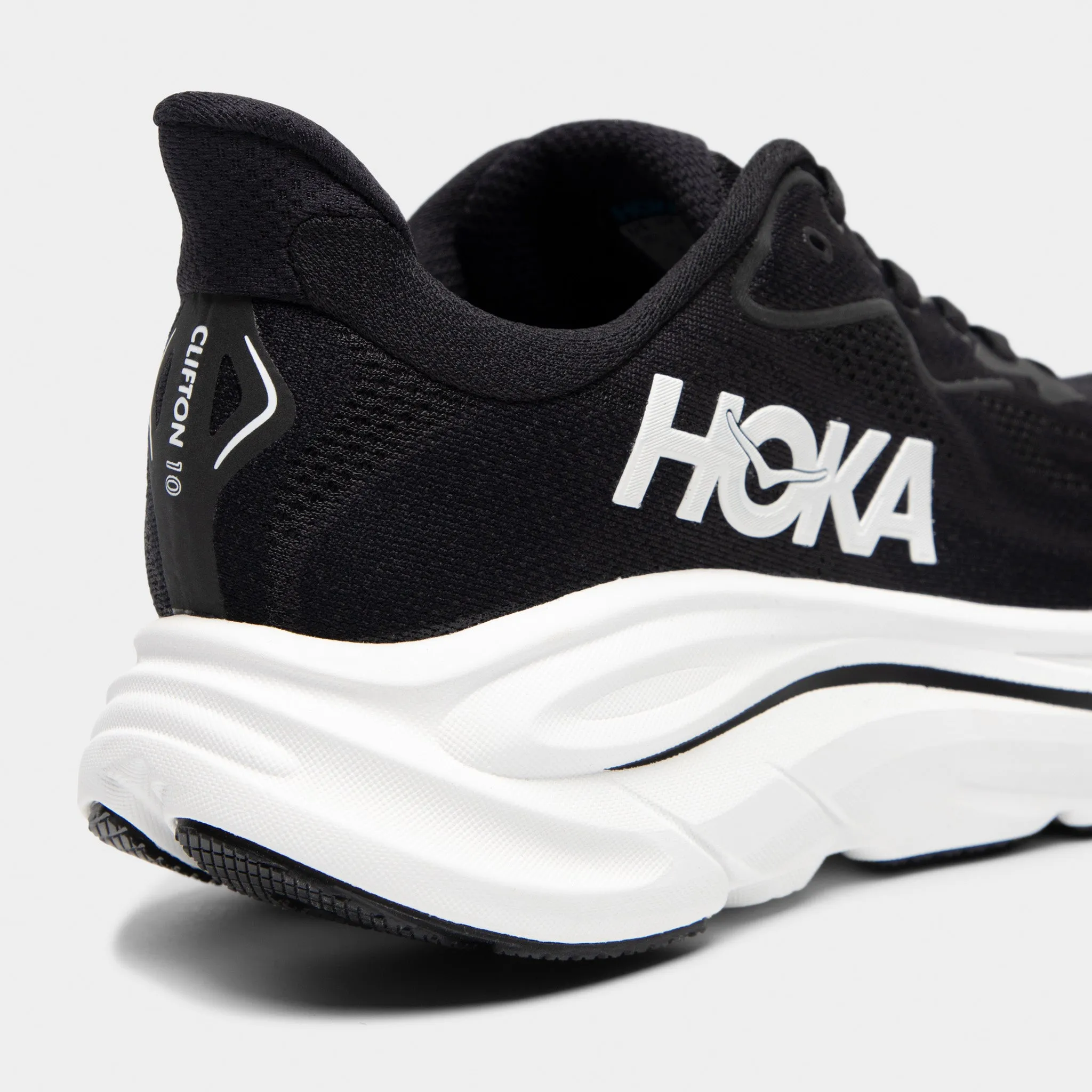Hoka Clifton 10 Black / White