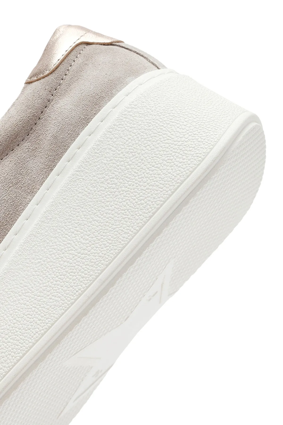 Kadın Bej Bağcıklı Kalın Tabanlı Süet Deri Sneaker
