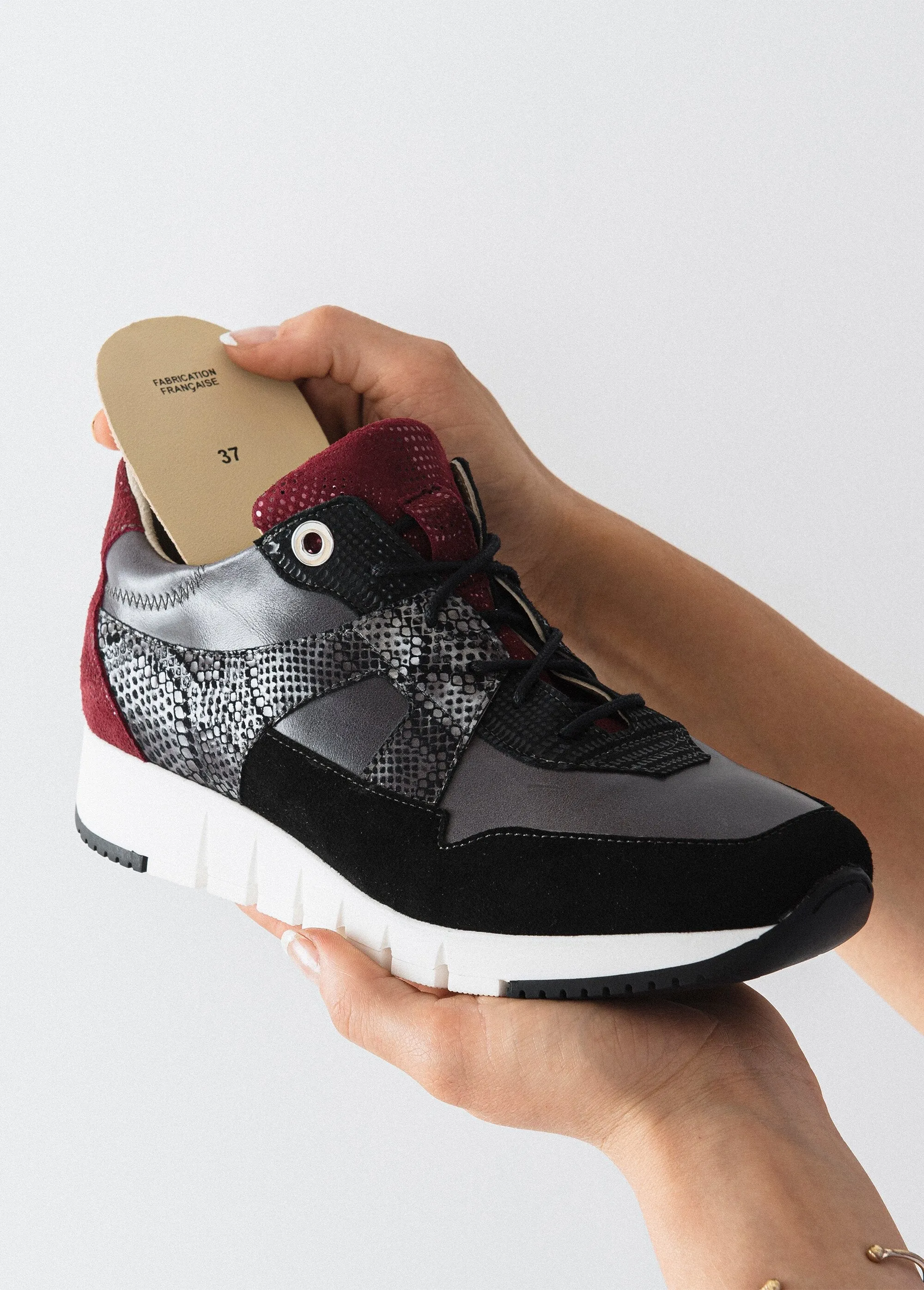 Multi-material leather lace-up sneakers