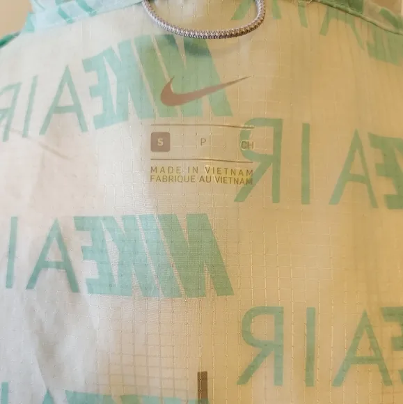 Nike Windbreaker Jacket Size Small NWOT
