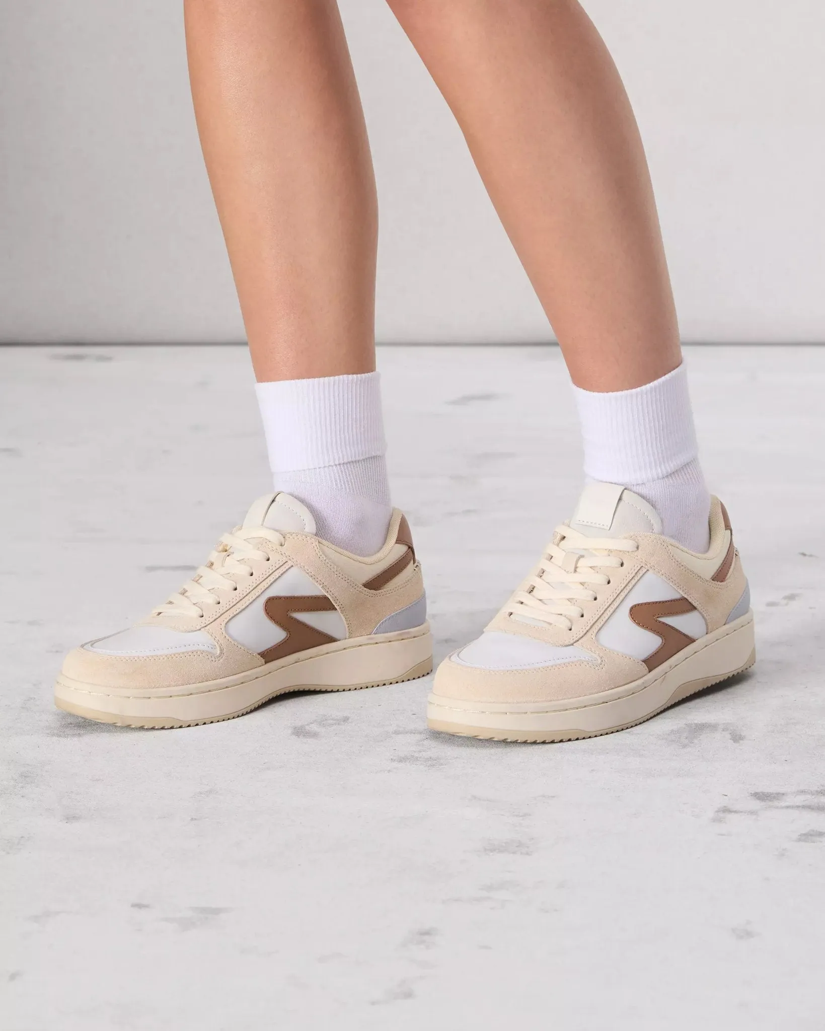Retro Tennis Sneaker in White Cinnamon