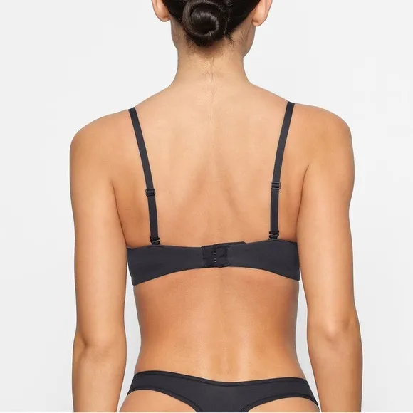 SKIMS Fits Everybody Push-Up Bra in Black/Onyx, Size 34DDD New w/Tag