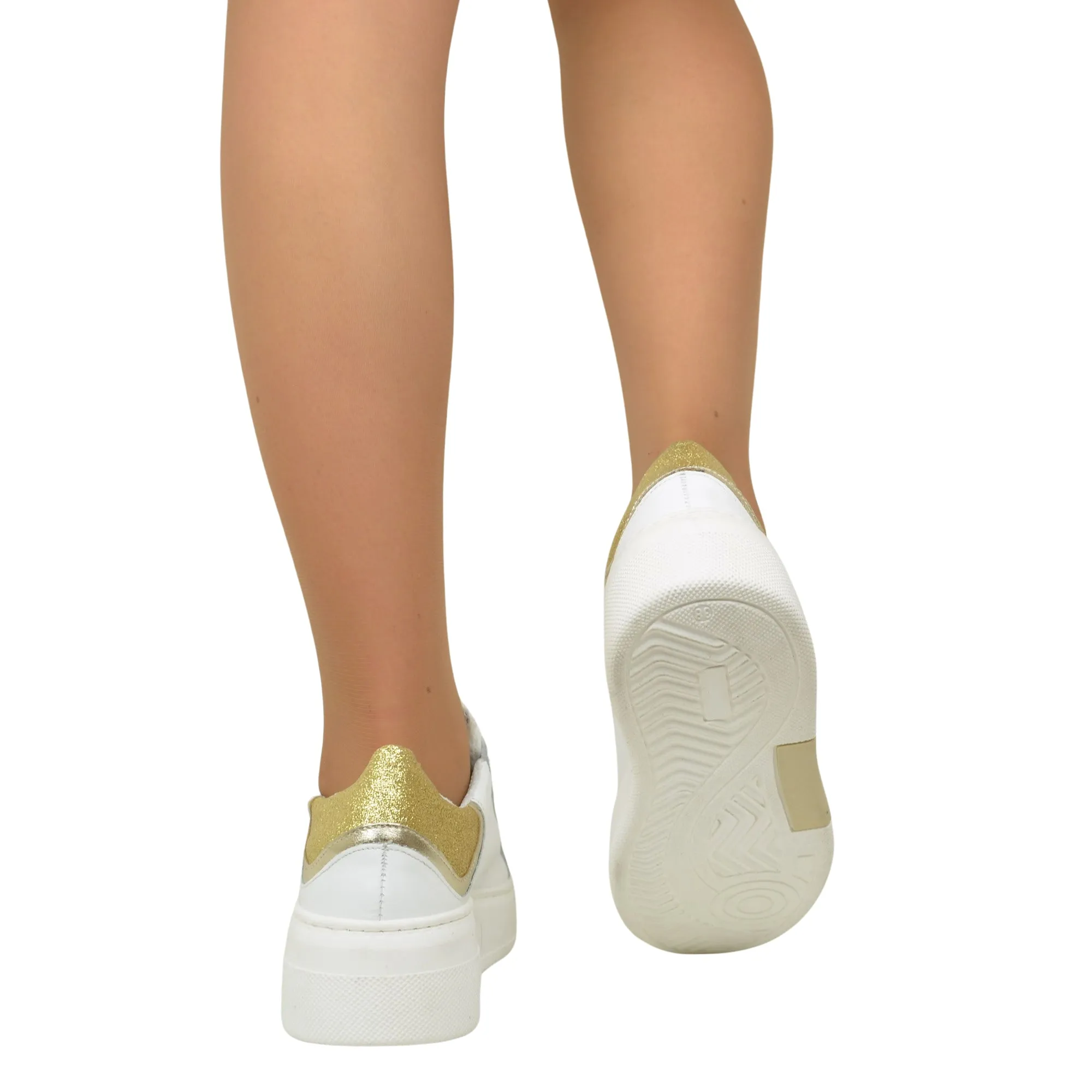 Sneakers Bianche Dettagli Dorati Vera Pelle Punta Tonda Divine Follie