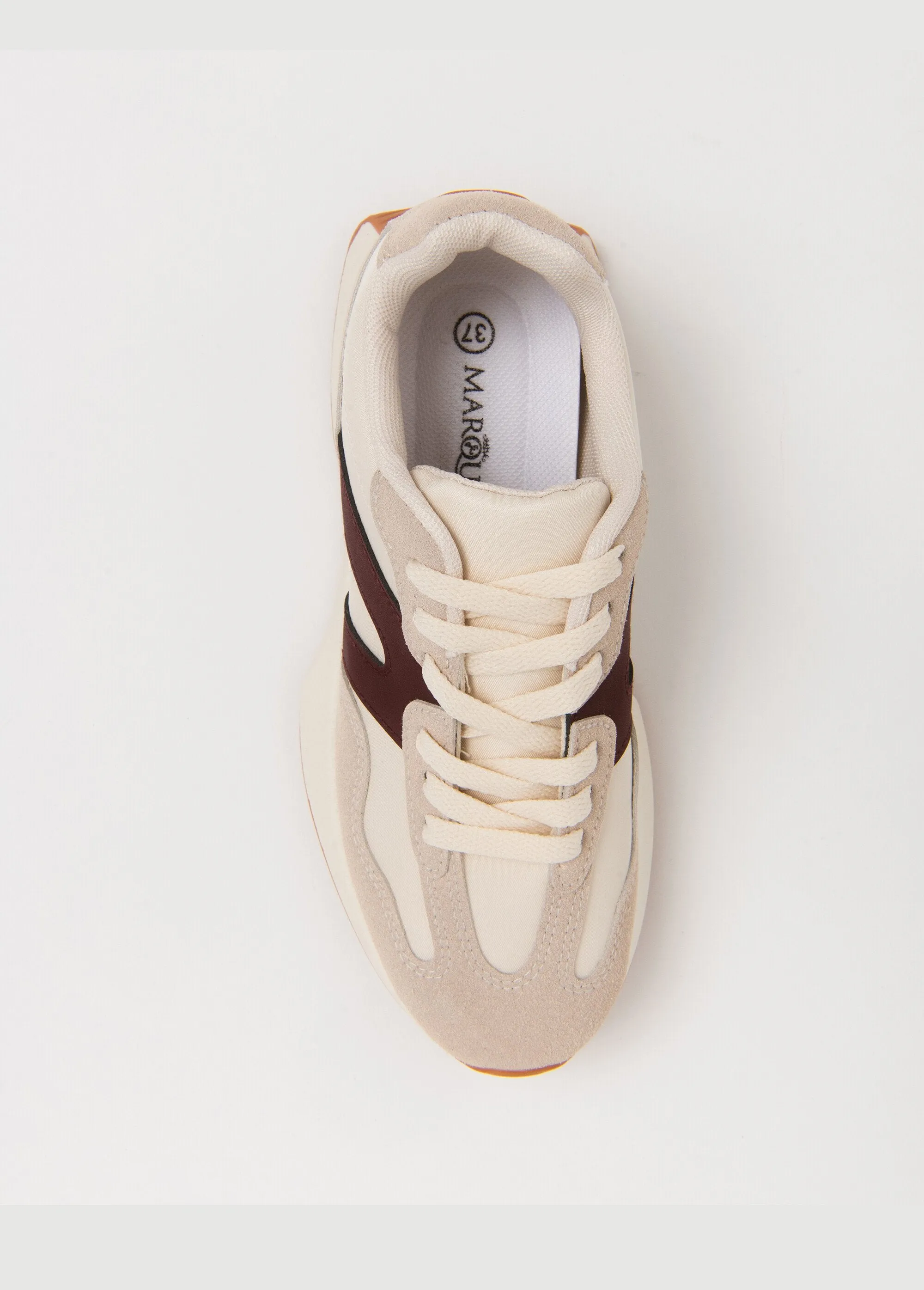 Trendy lace-up sneakers with thick soles