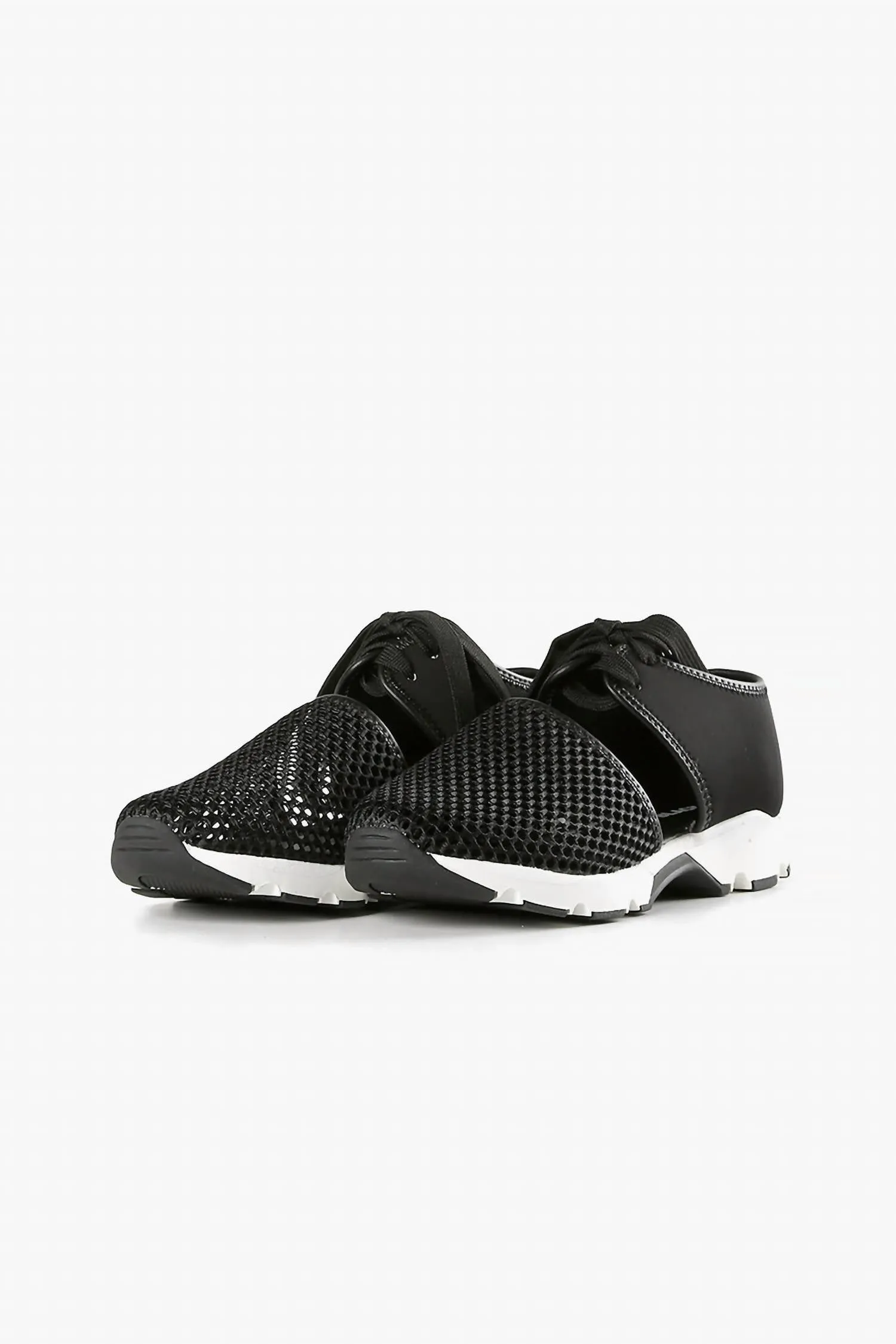Women's Amazing Mesh Fashion Sneaker In Black